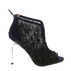 BCBGMAXAZRIA Sz 6 1/2 black lace booties with a modern silver heels.
